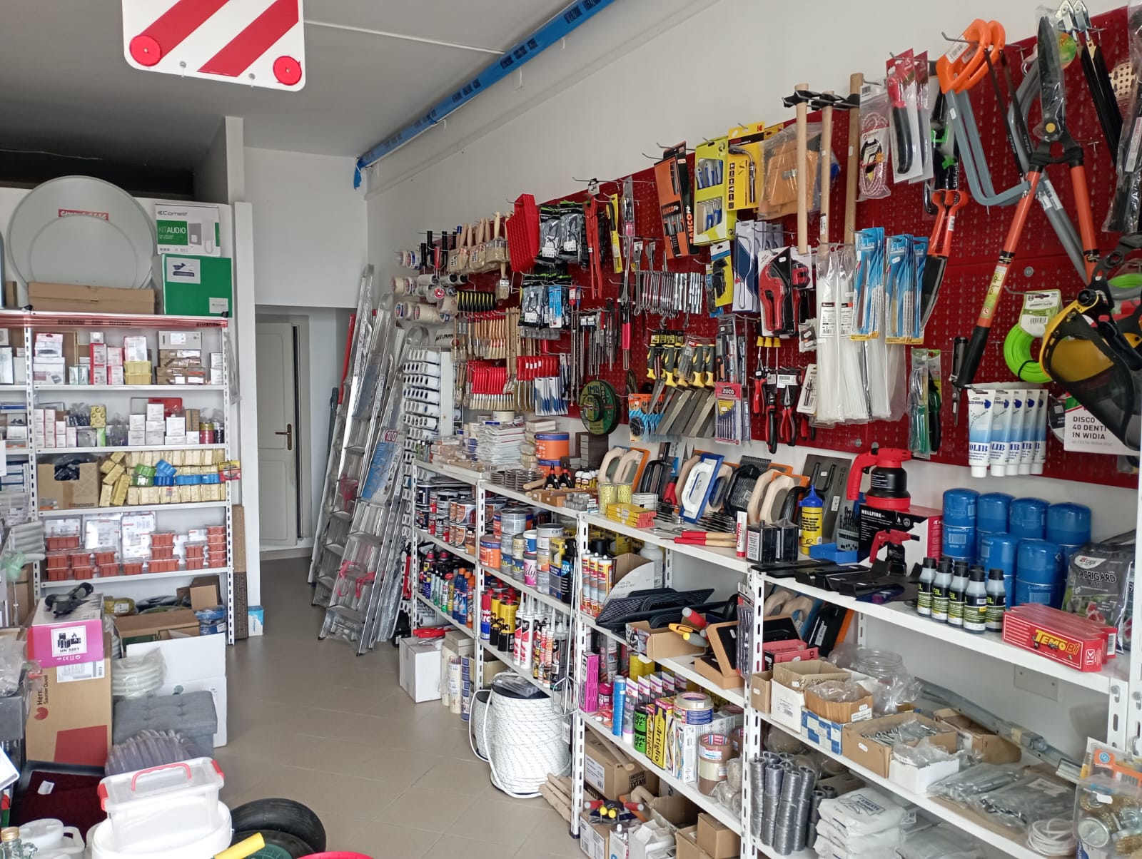 Ferramenta, attrezzi e bricolage